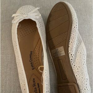 White flats size 7